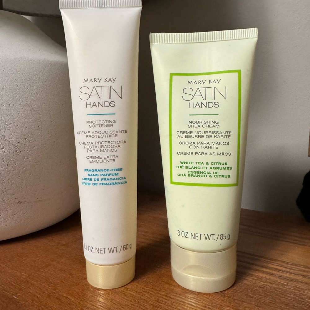 Mary Kay Satin Hands Moisturizer Set - White and Cream